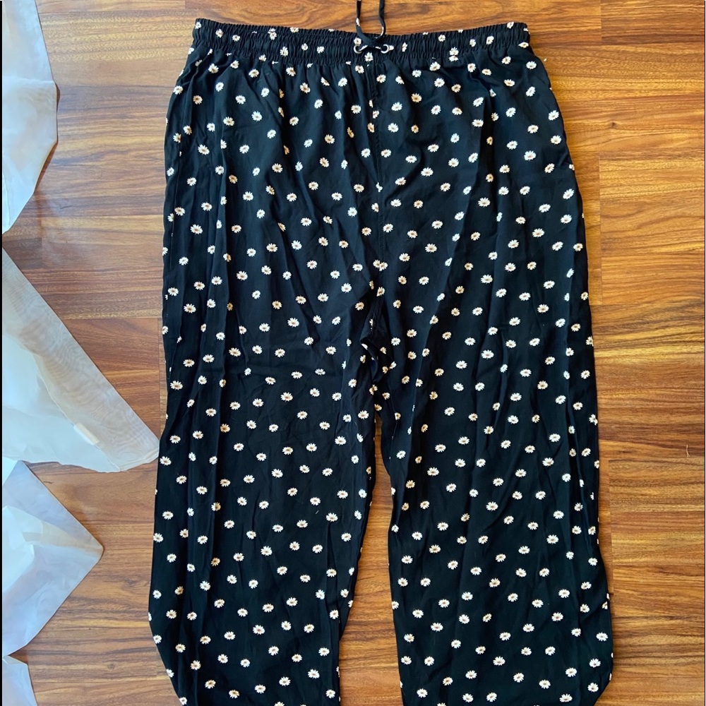 Wild Fable Black Daisy Pants